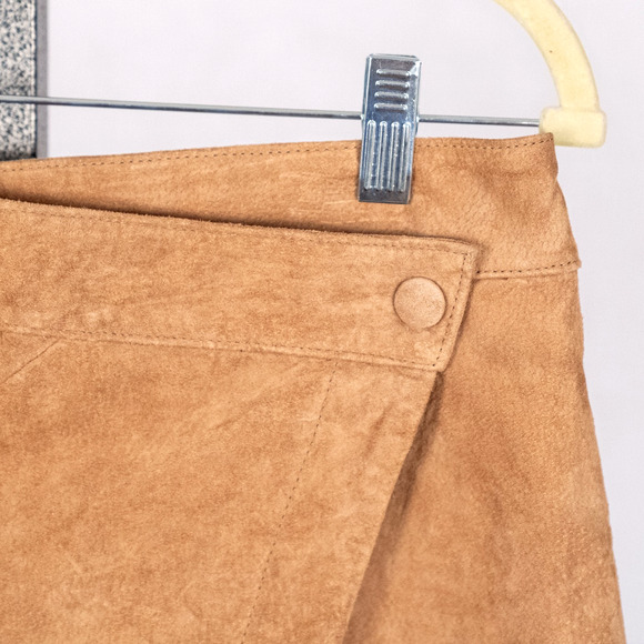 BlankNYC Tan Suede Mini Skirt Size 27 Wrap Style Snap Closure Leather Classic - Picture 2 of 7